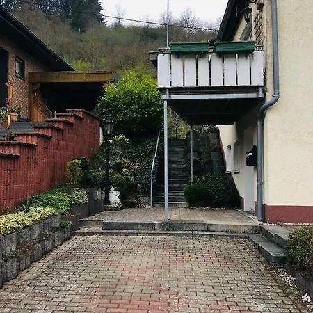 Am Nuerburgring/wintersport Arft Apartment Acht