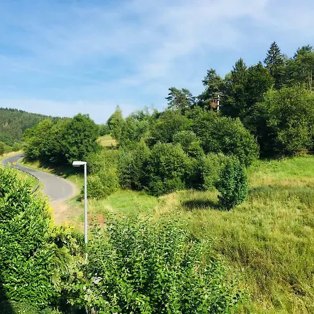 Am Nuerburgring/wintersport Arft Apartment